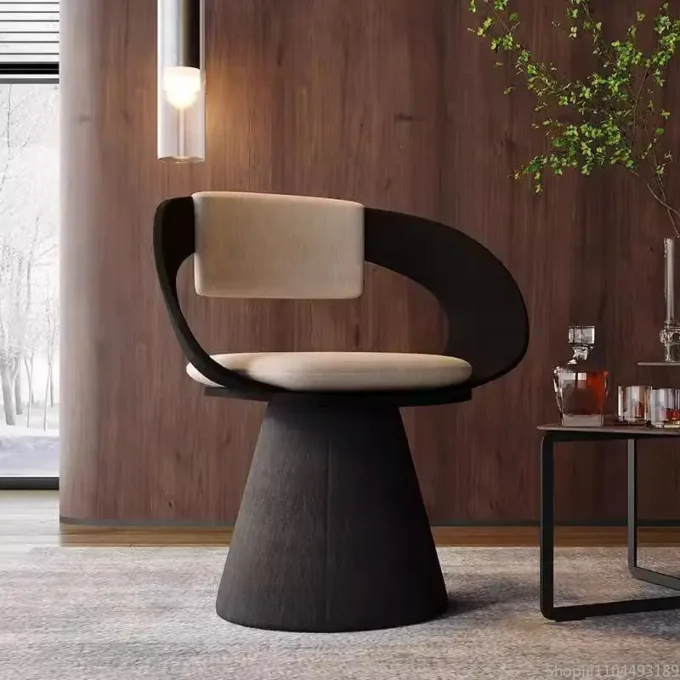 Luxury Italian Lounge Chair 3