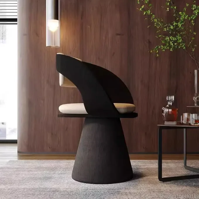 Luxury Italian Lounge Chair 2